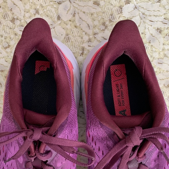 Hoka Clifton 8 Women's Magenta and Coral Everyday Athletic Shoes - Picture 4 of 12